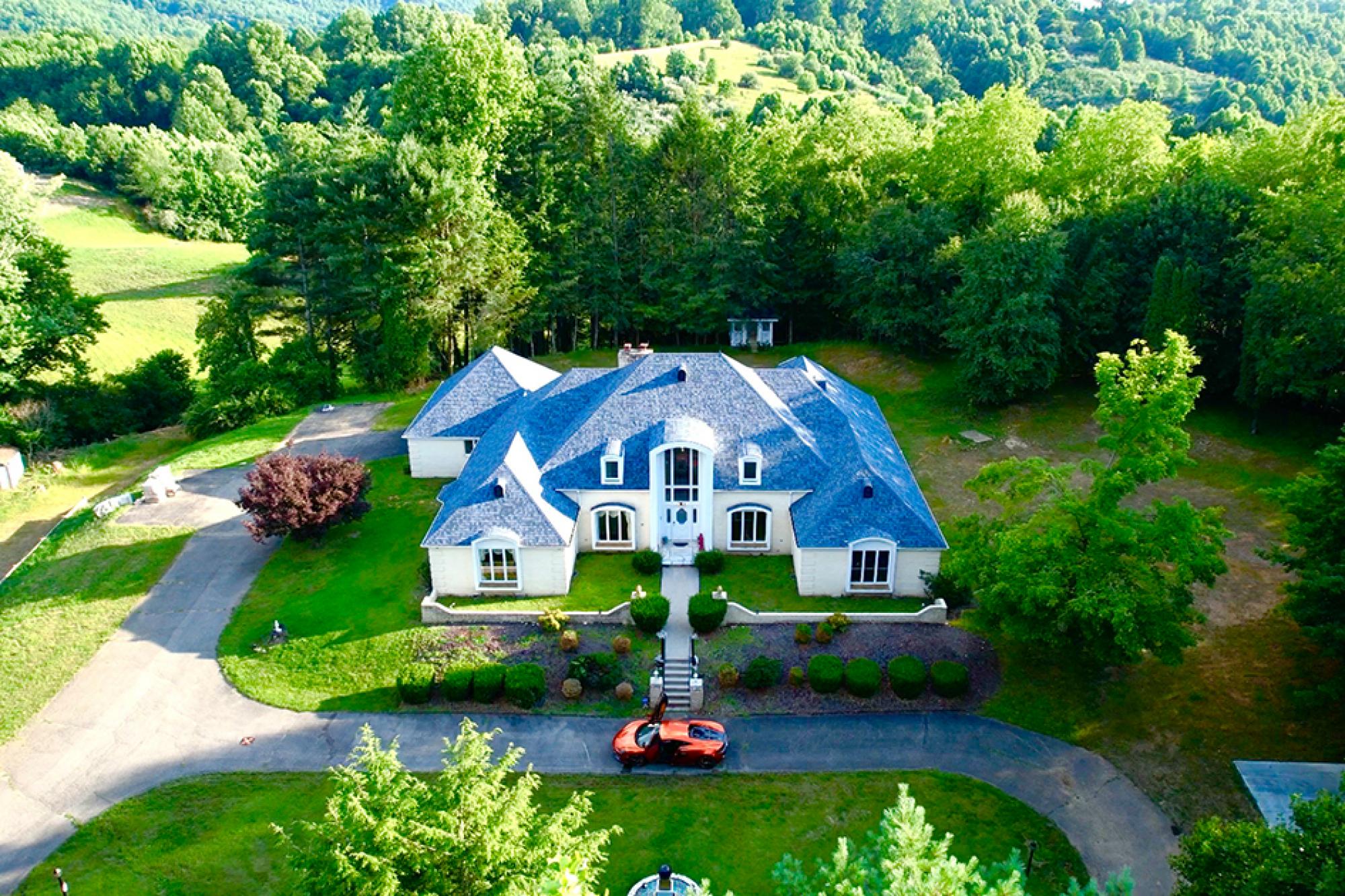 Picture of Mansion For Auction in Big Stone Gap, Virginia, United States