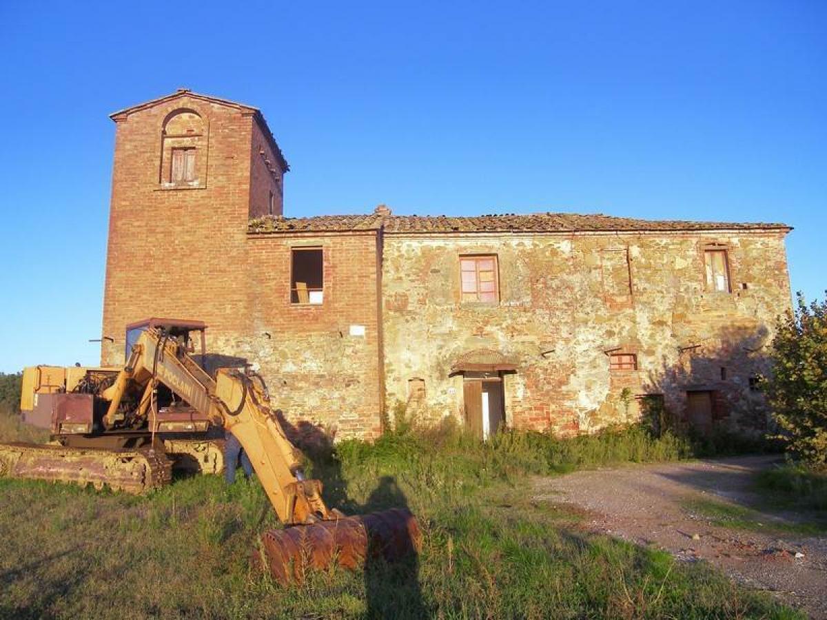 Picture of Home For Sale in Sinalunga, Tuscany, Italy