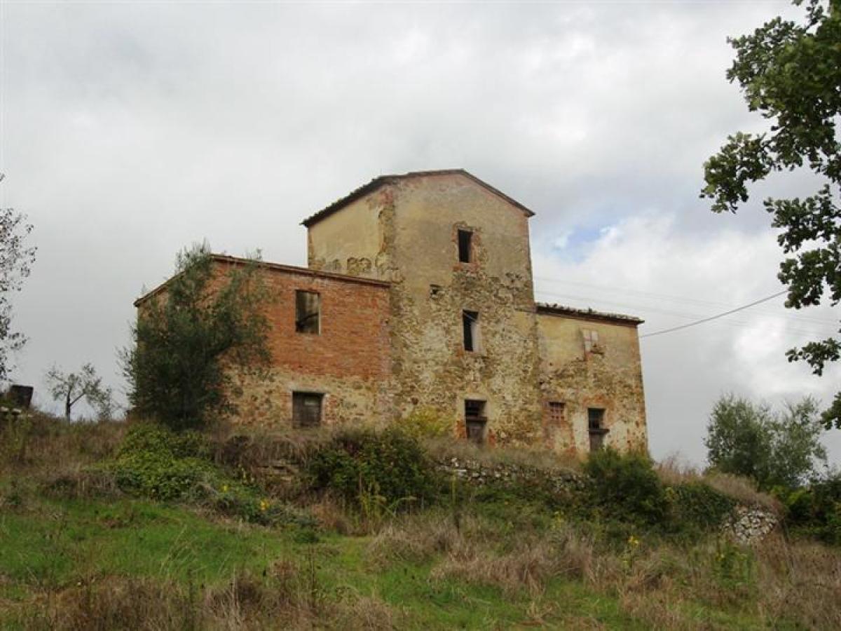 Picture of Home For Sale in Sinalunga, Tuscany, Italy