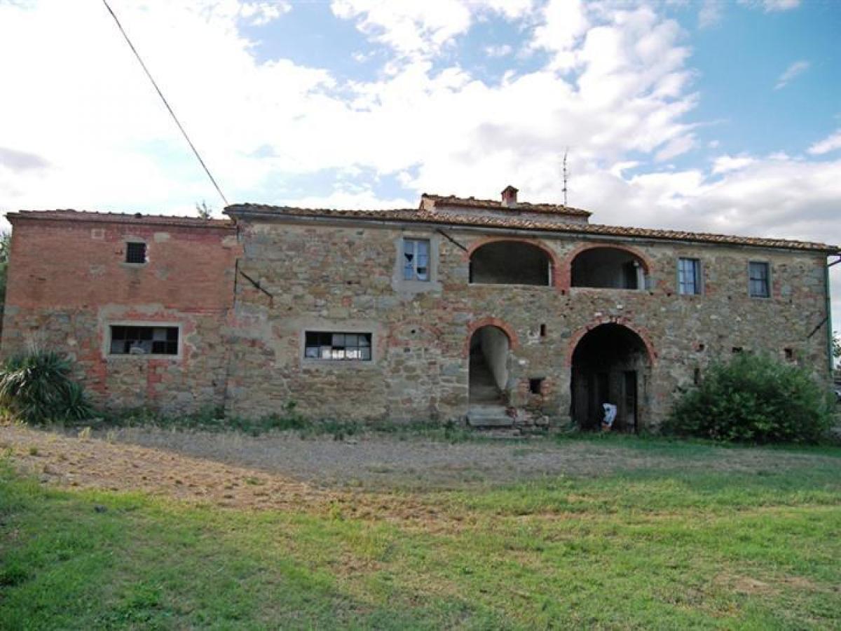 Picture of Home For Sale in Lucignano, Tuscany, Italy