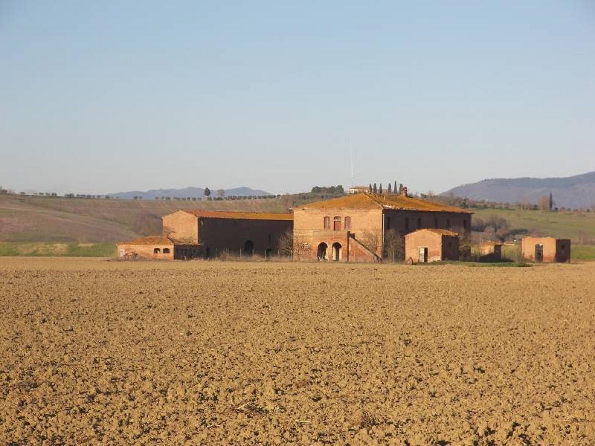 Picture of Home For Sale in Sinalunga, Tuscany, Italy