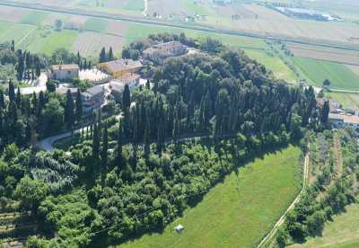 Villa For Sale in Santa Maria A Monte, Italy