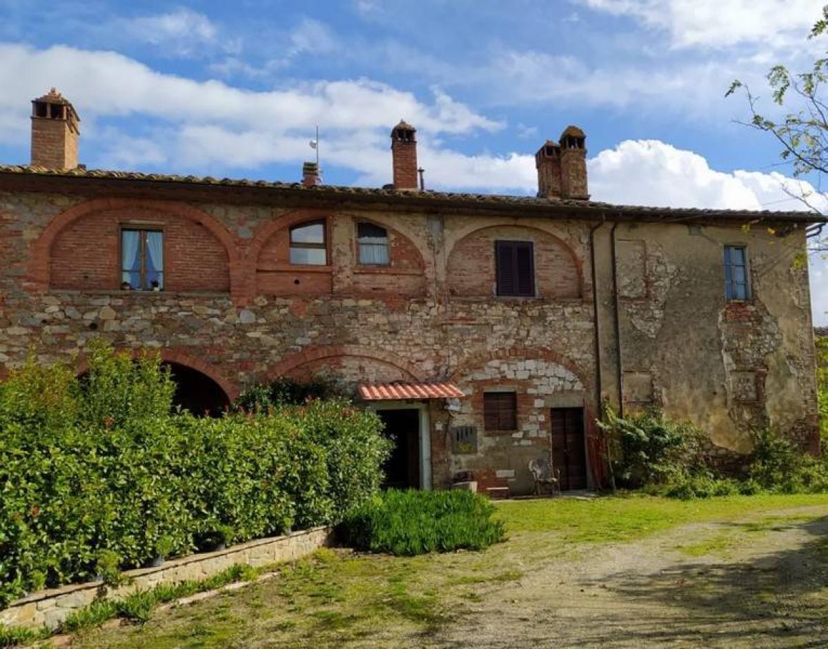 Picture of Home For Sale in Sinalunga, Tuscany, Italy