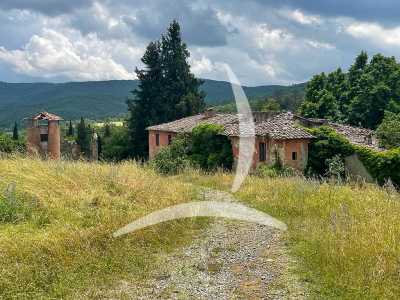 Home For Sale in Bucine, Italy