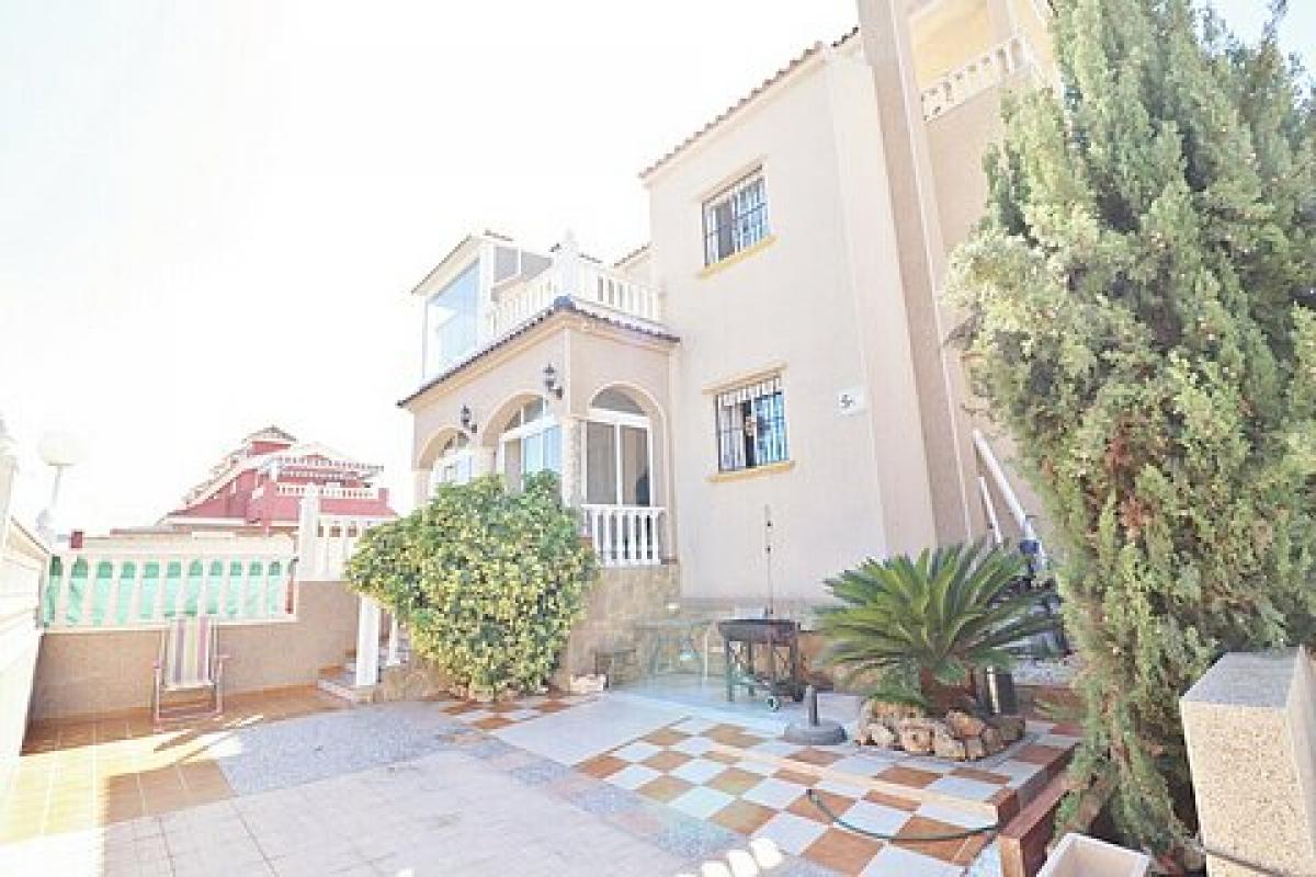 Picture of Villa For Sale in Villamartin, Alicante, Spain