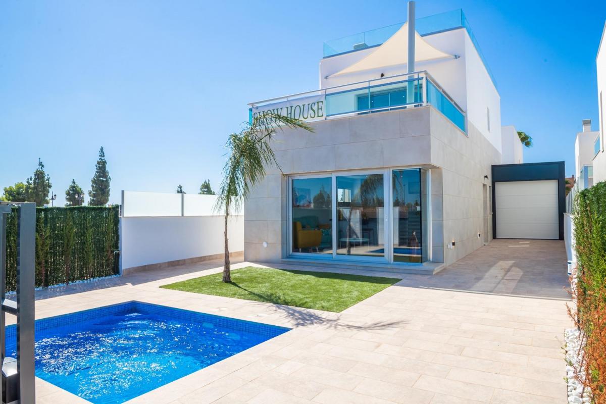 Picture of Villa For Sale in Los Alcazares, Alicante, Spain