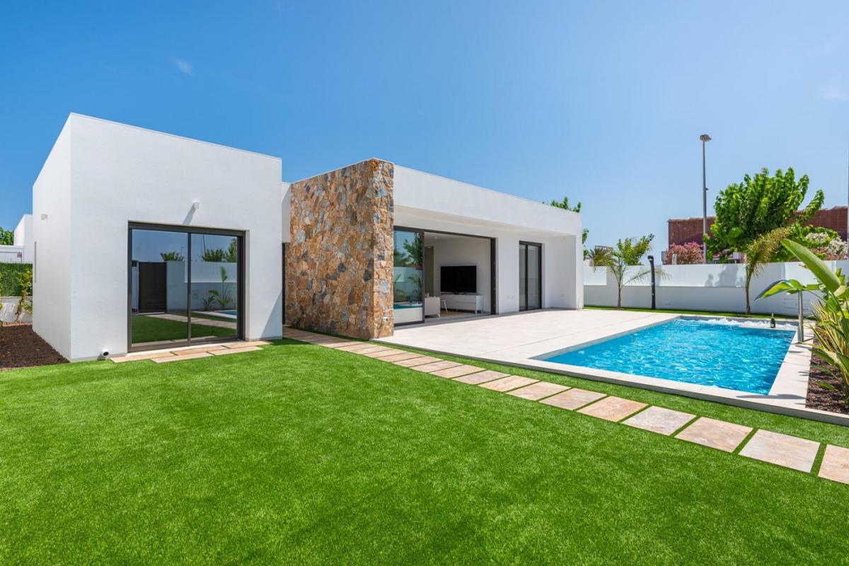 Picture of Villa For Sale in Los Alcazares, Alicante, Spain