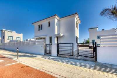 Villa For Sale in 