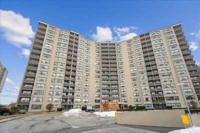 Condo For Sale in Etobicoke, Canada