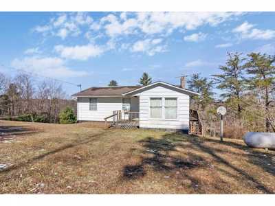 Home For Sale in Allardt, Tennessee