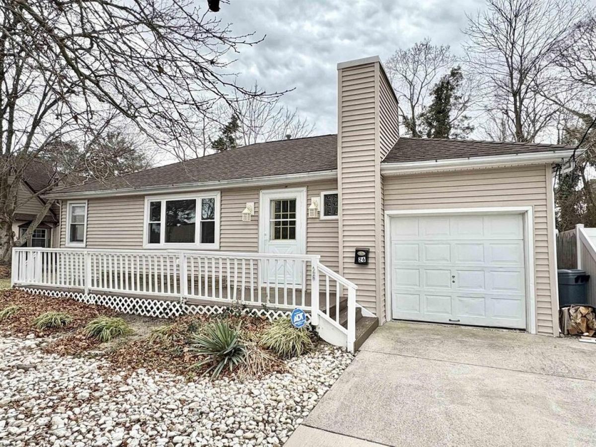 Picture of Home For Sale in Northfield, New Jersey, United States