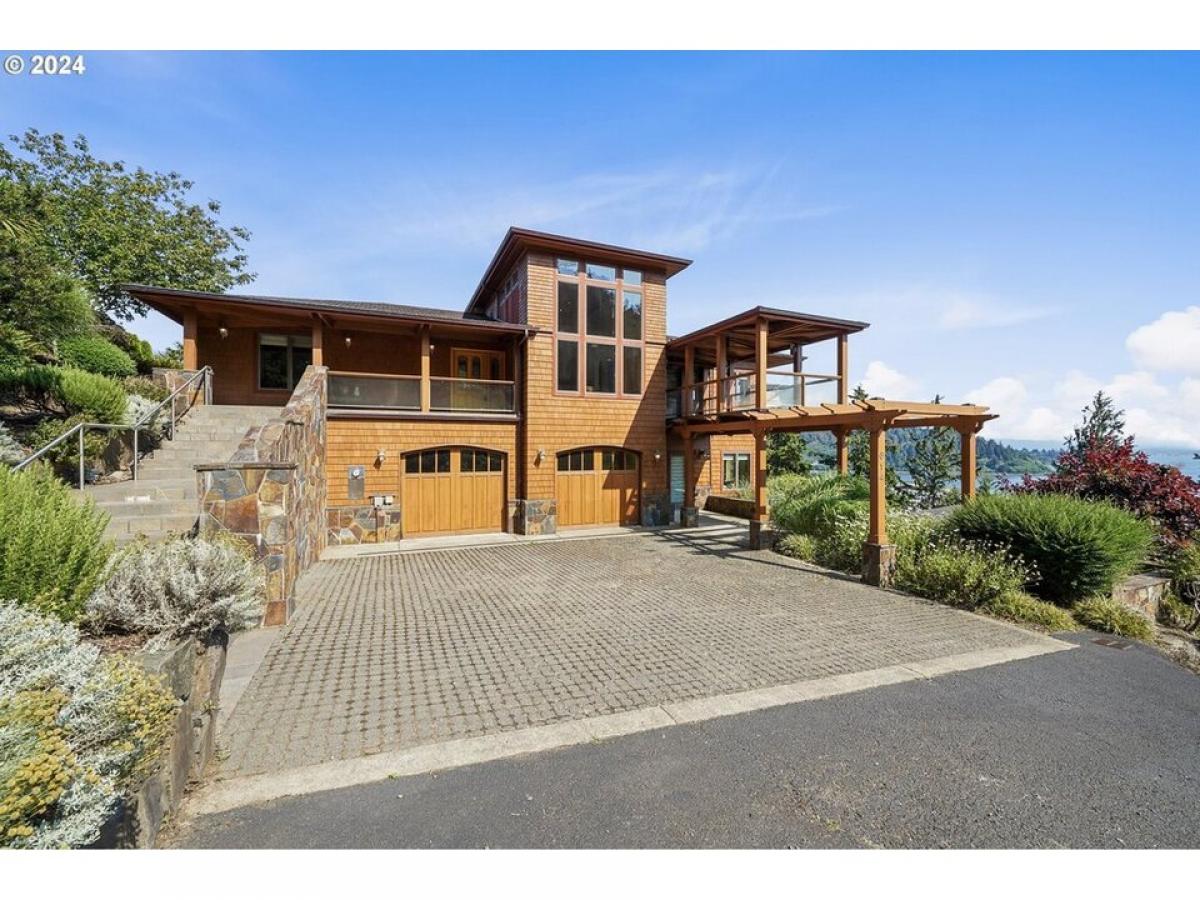 Picture of Home For Sale in Garibaldi, Oregon, United States