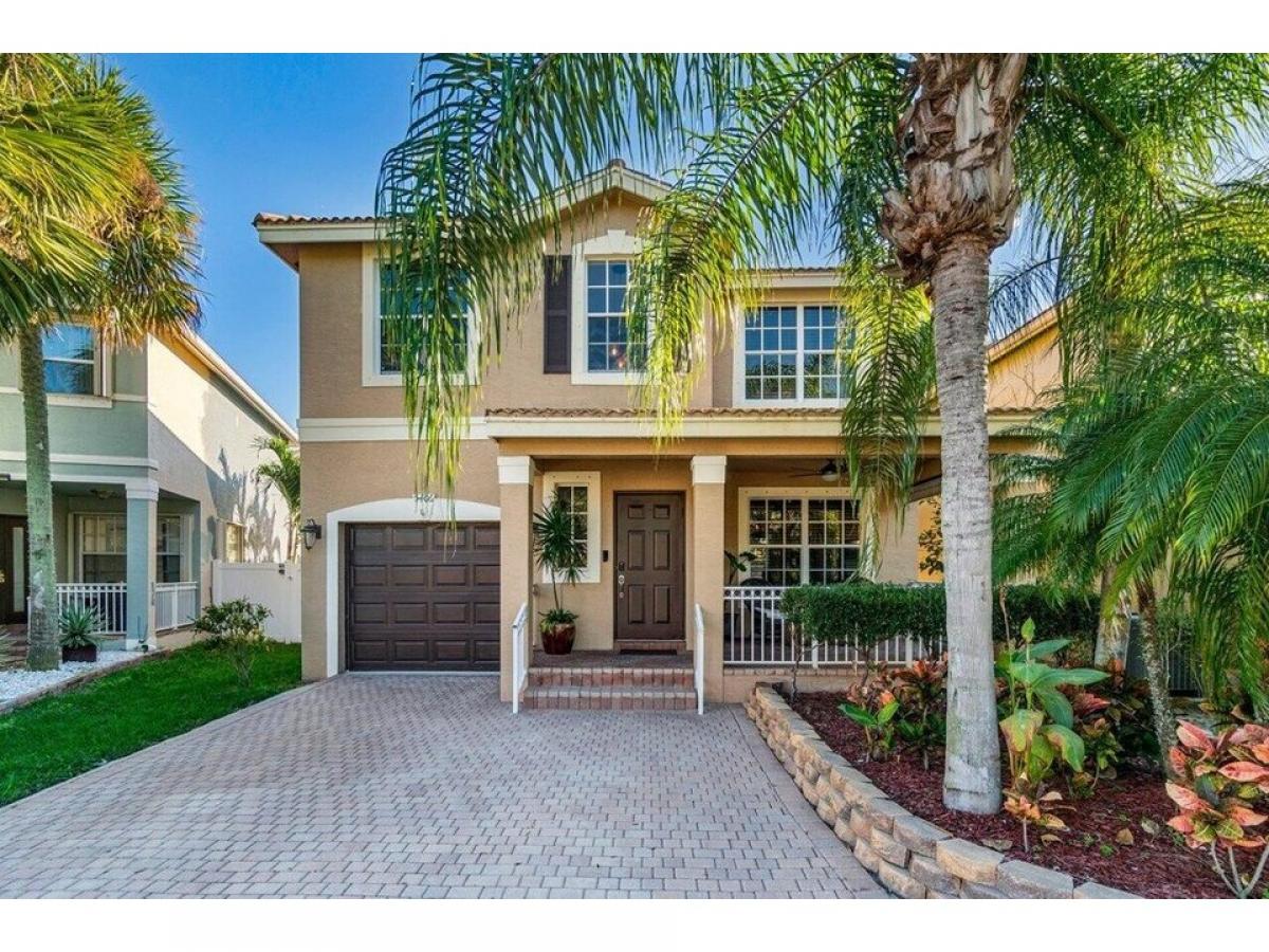 Picture of Home For Sale in Greenacres, Florida, United States