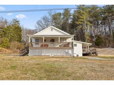 Home For Sale in Dayton, Tennessee