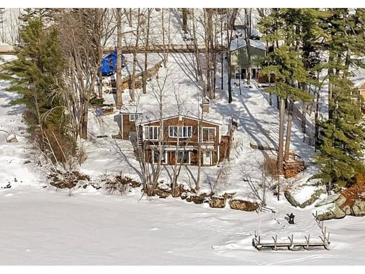 Picture of Home For Sale in Gilford, New Hampshire, United States