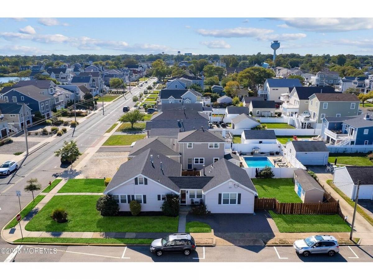 Picture of Home For Sale in Point Pleasant Beach, New Jersey, United States