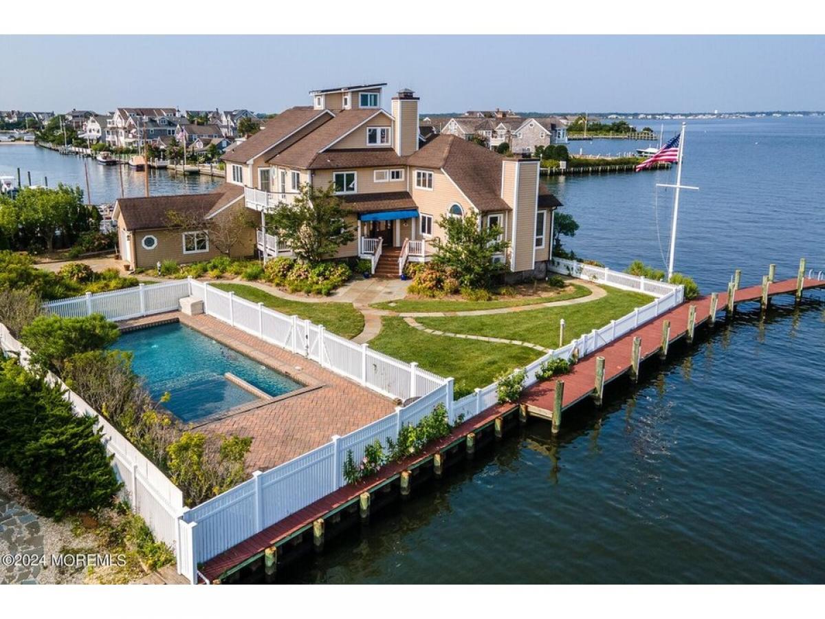 Picture of Home For Sale in Bay Head, New Jersey, United States