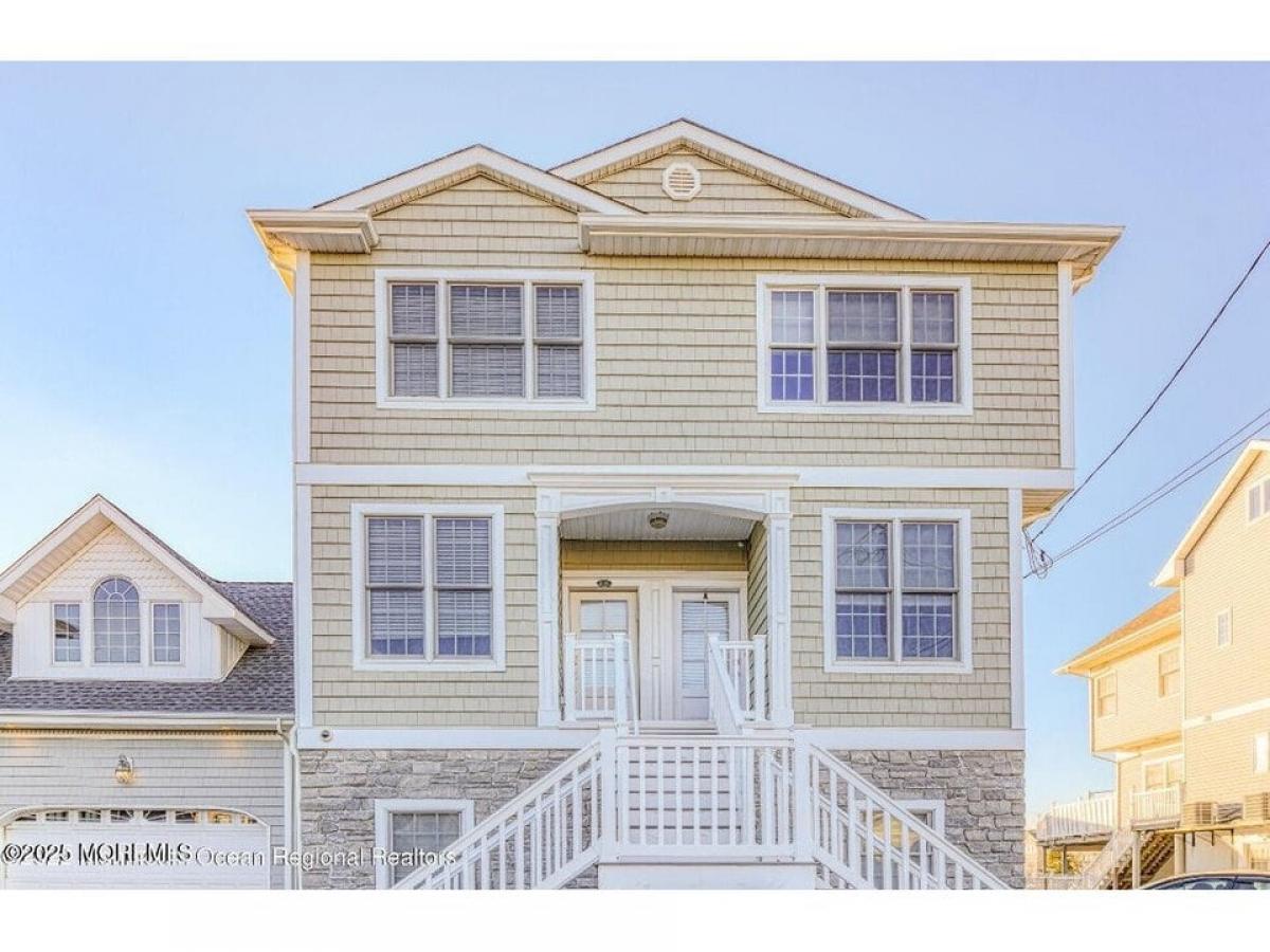 Picture of Home For Sale in Point Pleasant Beach, New Jersey, United States