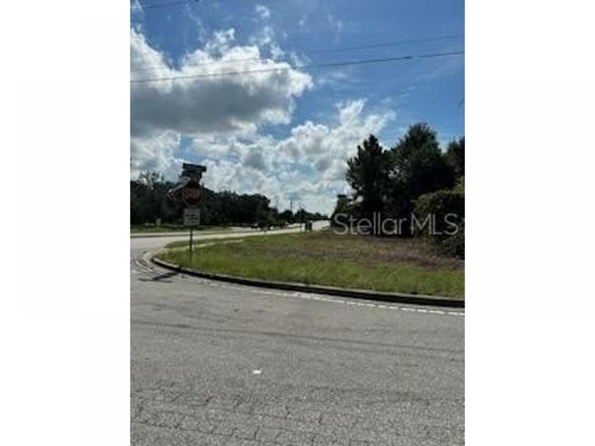 Picture of Home For Sale in Deltona, Florida, United States