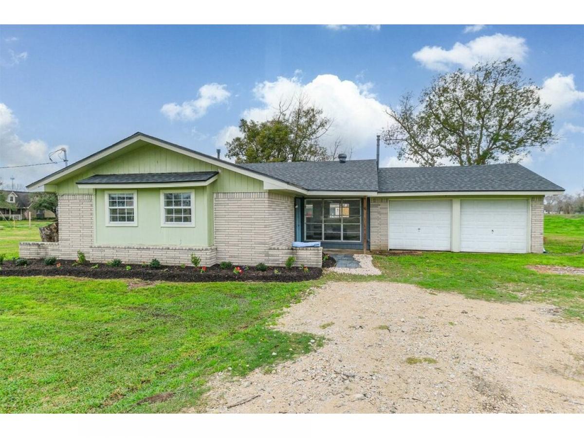 Picture of Home For Sale in Friendswood, Texas, United States