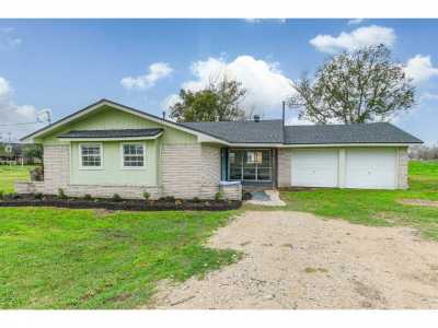 Home For Sale in Friendswood, Texas