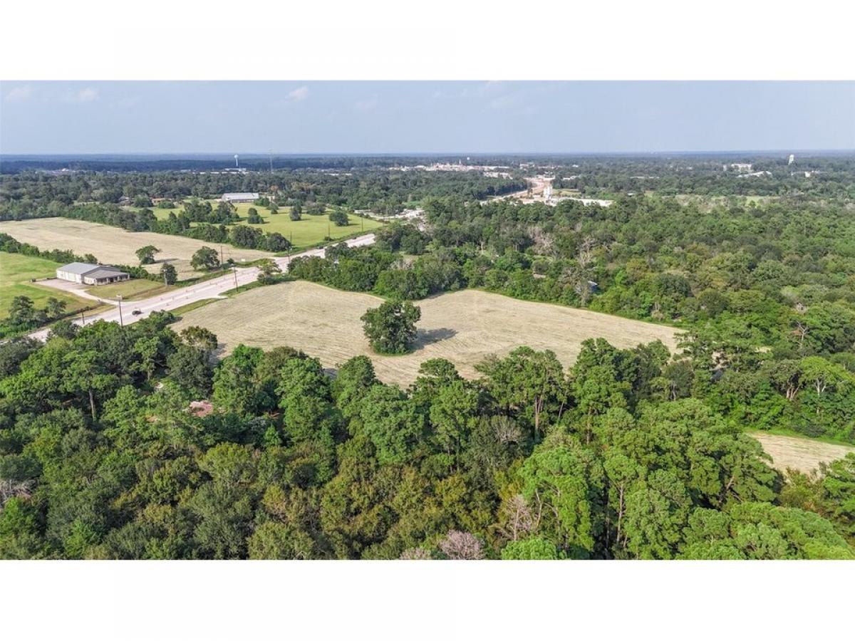 Picture of Residential Land For Sale in Magnolia, Texas, United States