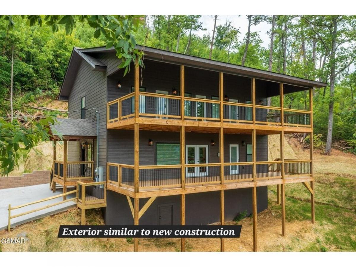 Picture of Home For Sale in Gatlinburg, Tennessee, United States