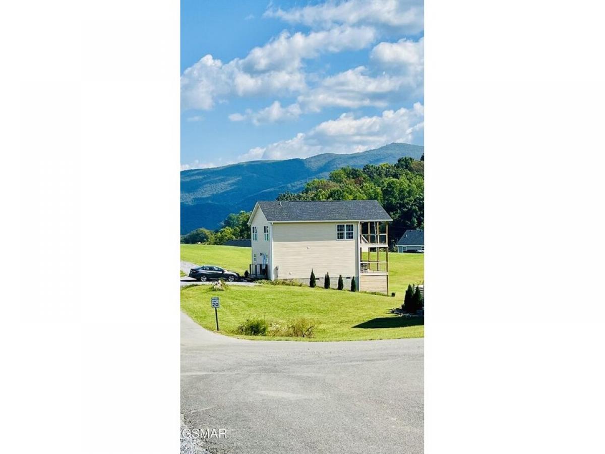 Picture of Home For Sale in Newport, Tennessee, United States