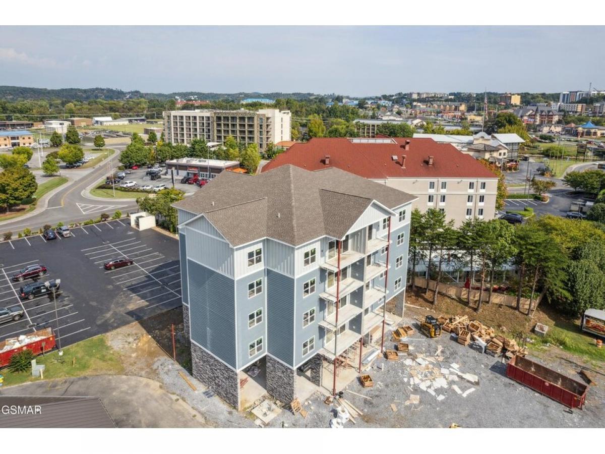 Picture of Home For Sale in Pigeon Forge, Tennessee, United States