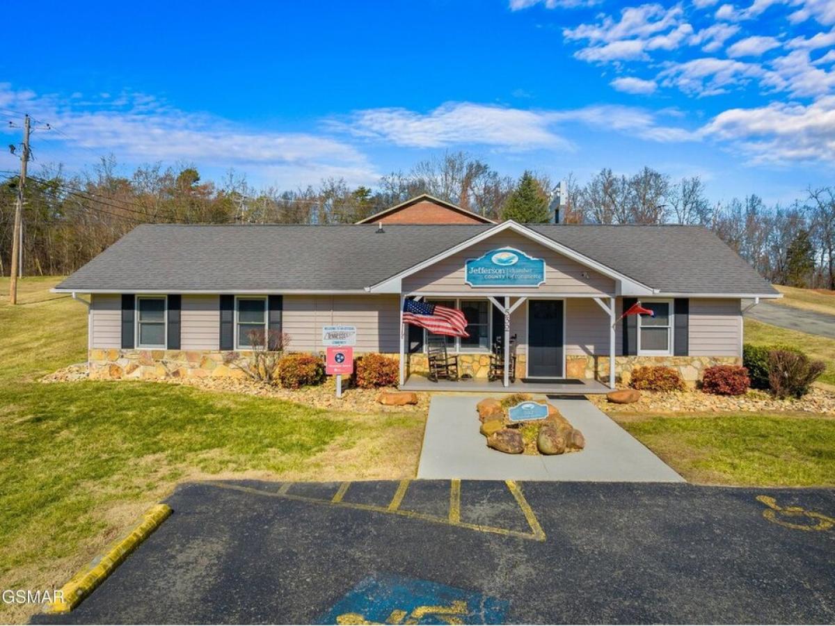 Picture of Home For Sale in Dandridge, Tennessee, United States