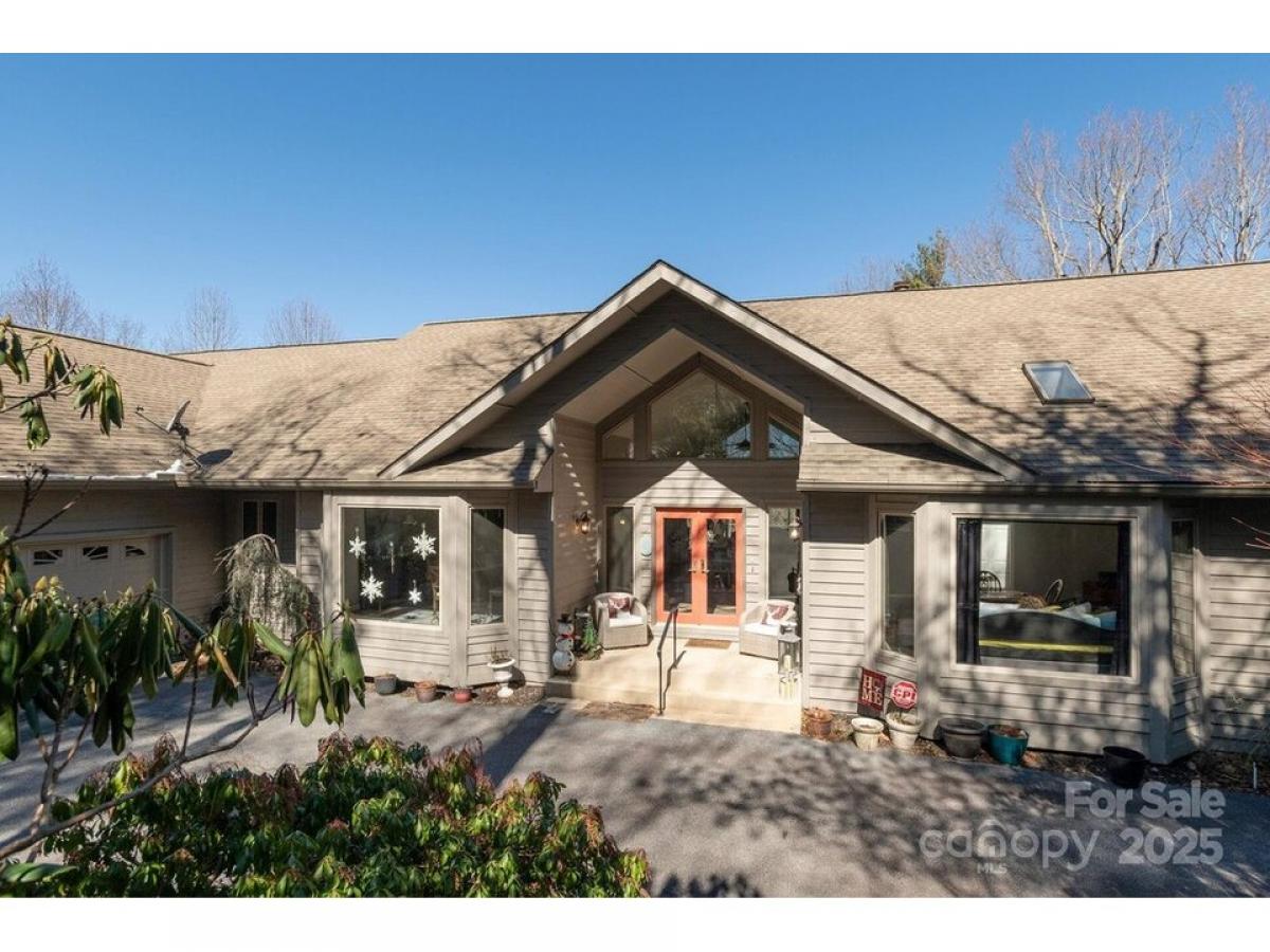 Picture of Home For Sale in Flat Rock, North Carolina, United States