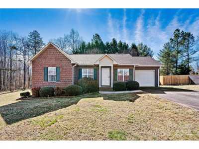 Home For Sale in Conover, North Carolina