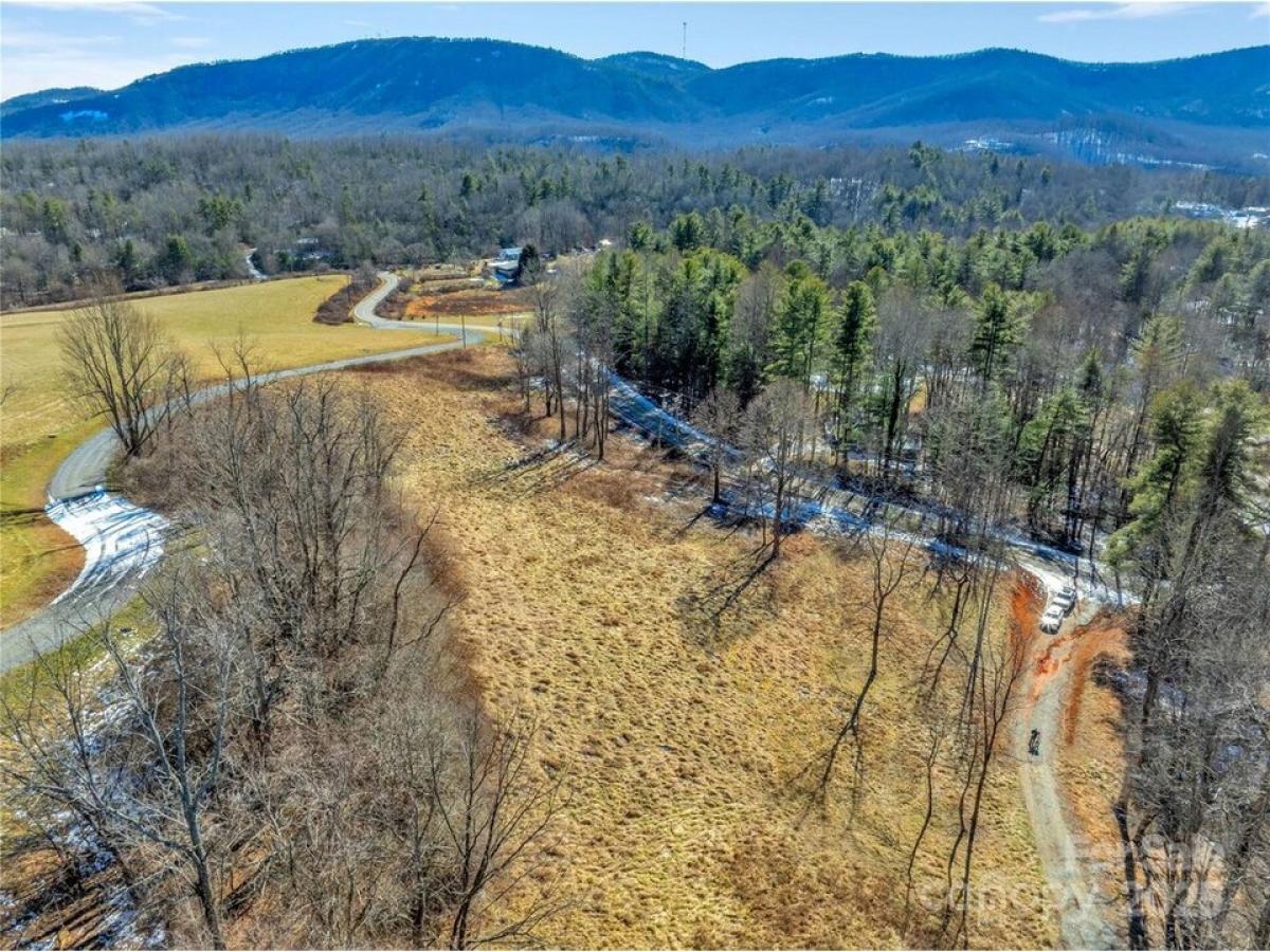 Picture of Residential Land For Sale in Hendersonville, North Carolina, United States