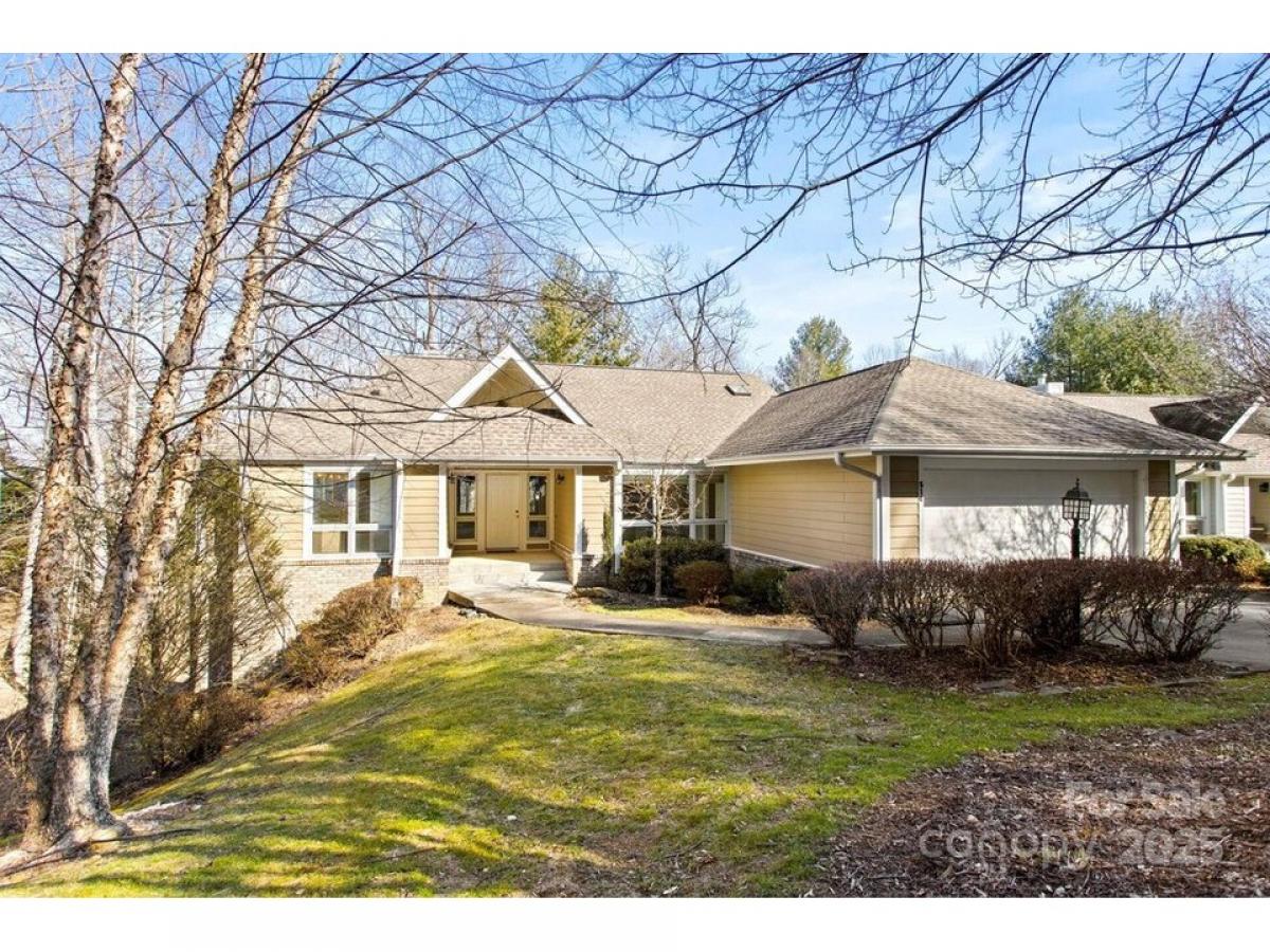 Picture of Home For Sale in Flat Rock, North Carolina, United States