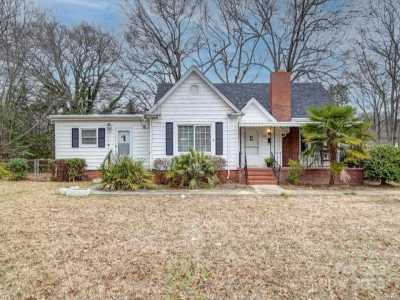 Home For Sale in Gastonia, North Carolina