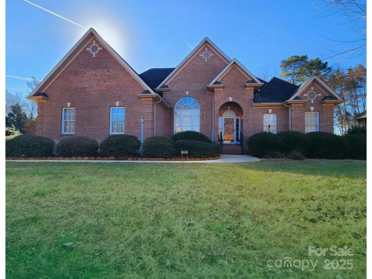 Picture of Home For Sale in Mount Holly, North Carolina, United States