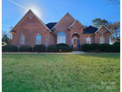 Home For Sale in Mount Holly, North Carolina