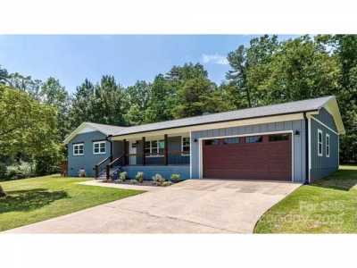 Home For Sale in Lincolnton, North Carolina