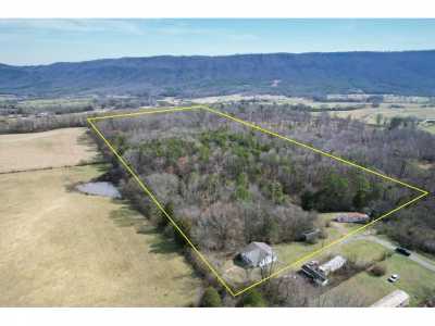 Home For Sale in Etowah, Tennessee