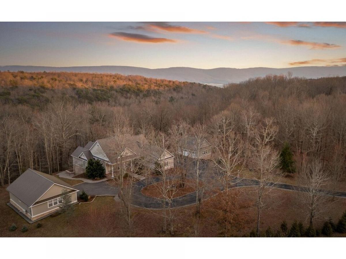 Picture of Home For Sale in Dunlap, Tennessee, United States