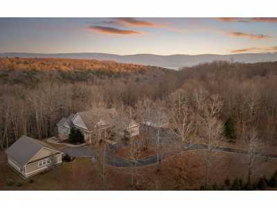 Home For Sale in Dunlap, Tennessee