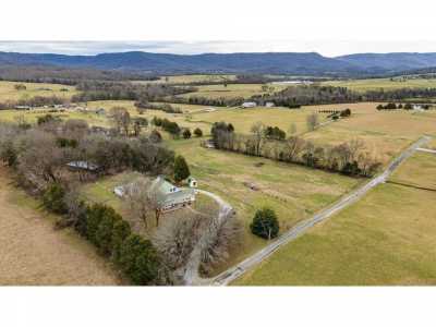 Home For Sale in Pikeville, Tennessee