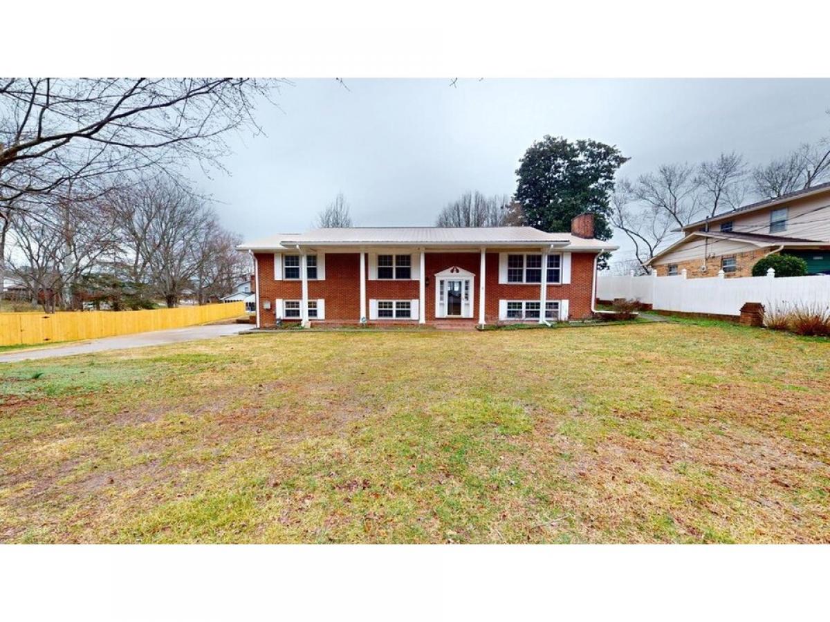 Picture of Home For Sale in Cleveland, Tennessee, United States