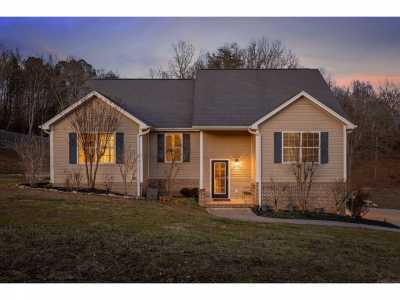 Home For Sale in Soddy Daisy, Tennessee