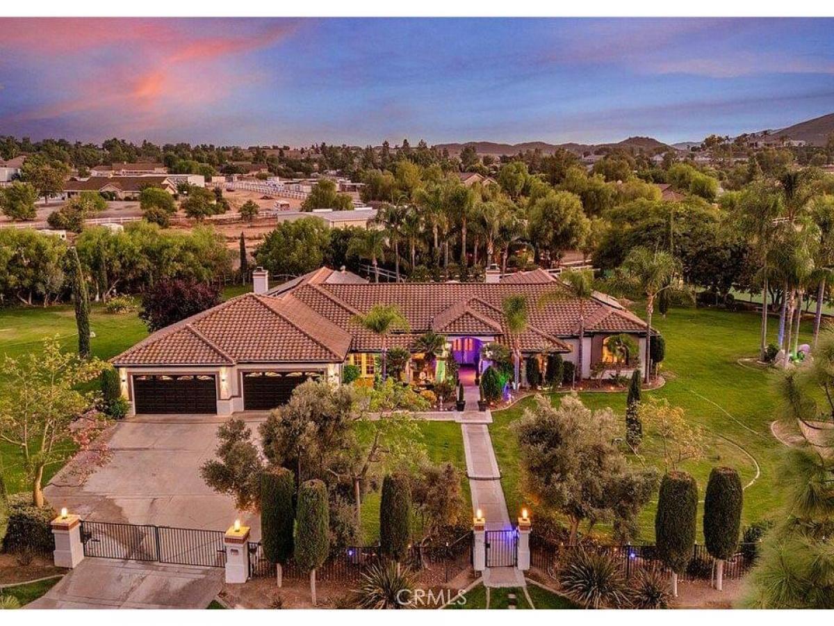 Picture of Home For Sale in Perris, California, United States