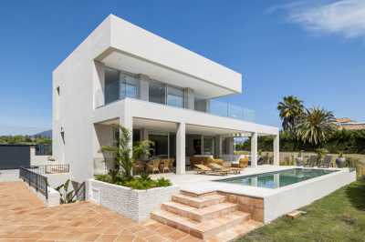 Villa For Sale in San Pedro De Alcantara, Spain