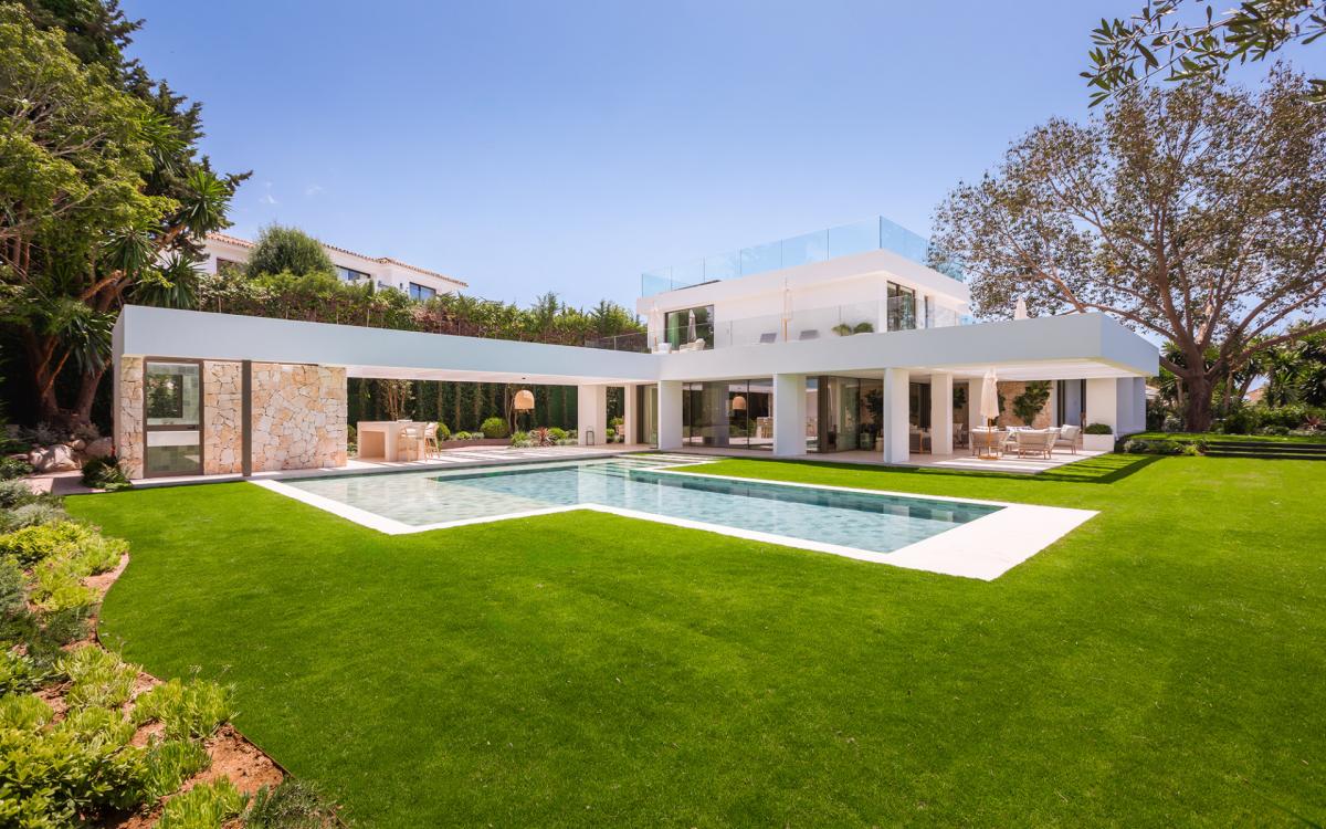 Picture of Villa For Sale in Nueva Andalucia, Malaga, Spain