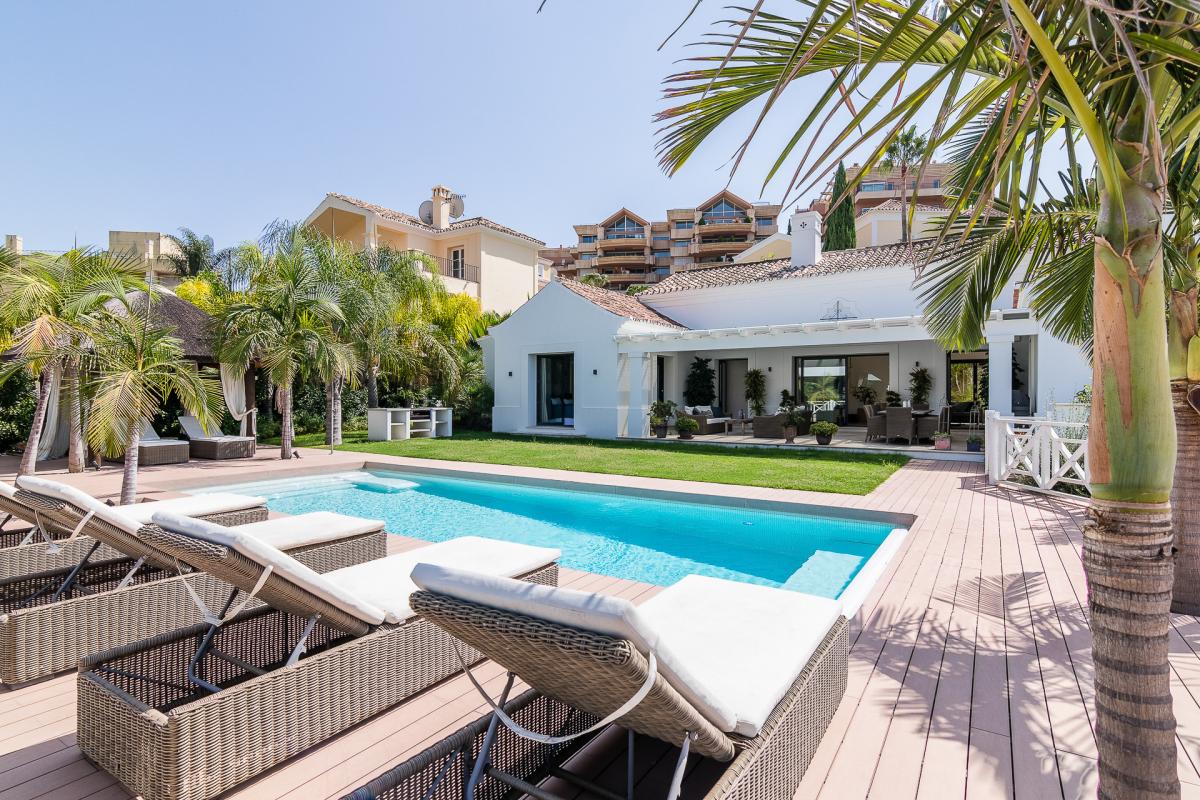 Picture of Villa For Sale in Nueva Andalucia, Malaga, Spain