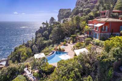 Villa For Sale in Cannes, France