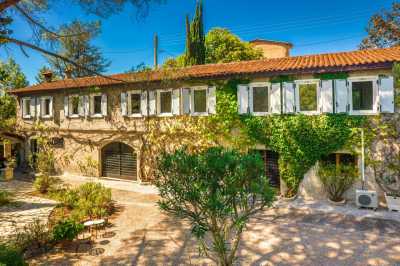 Villa For Sale in Grasse, France